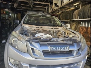 isuzu dmax ön cam
