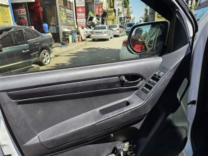 isuzu dmax euro 5 sol ön kapı döşemesi