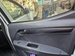isuzu dmax euro 5 sağ arka kapı döşemesi