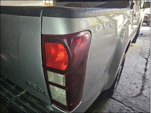 isuzu dmax sağ arka stop