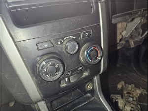 isuzu dmax kalorifer paneli