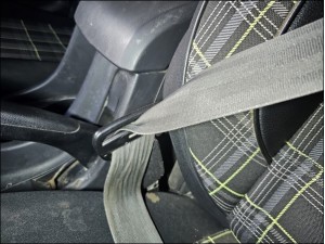 isuzu dmax emniyet kemeri